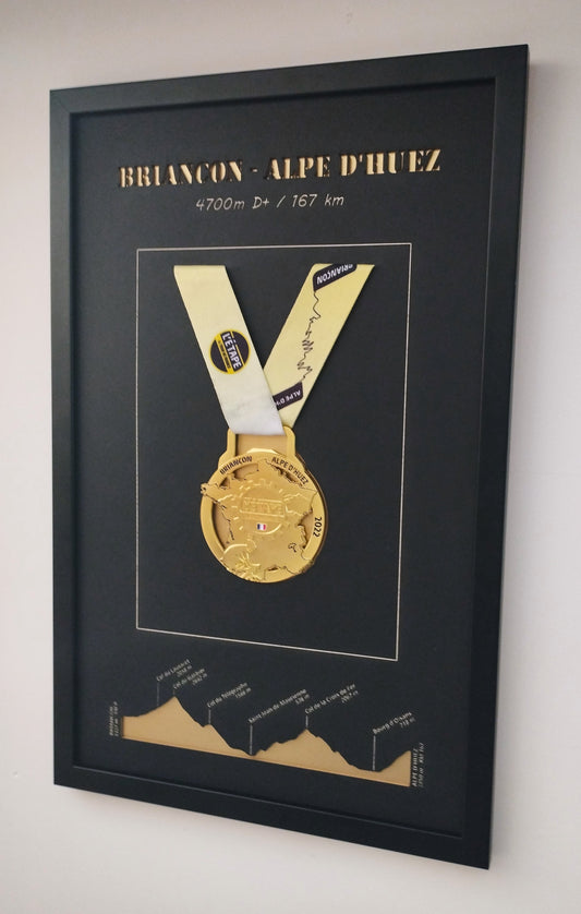 Cadre Médaille Officiel de l'Etape du Tour 2022 "Briançon - L'Alpe d'Huez"